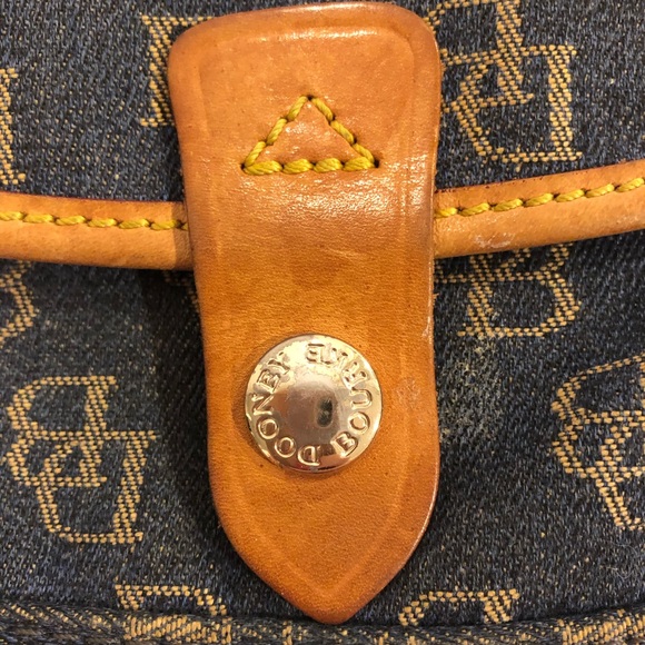 Dooney & Bourke Wristlet - Picture 6 of 11